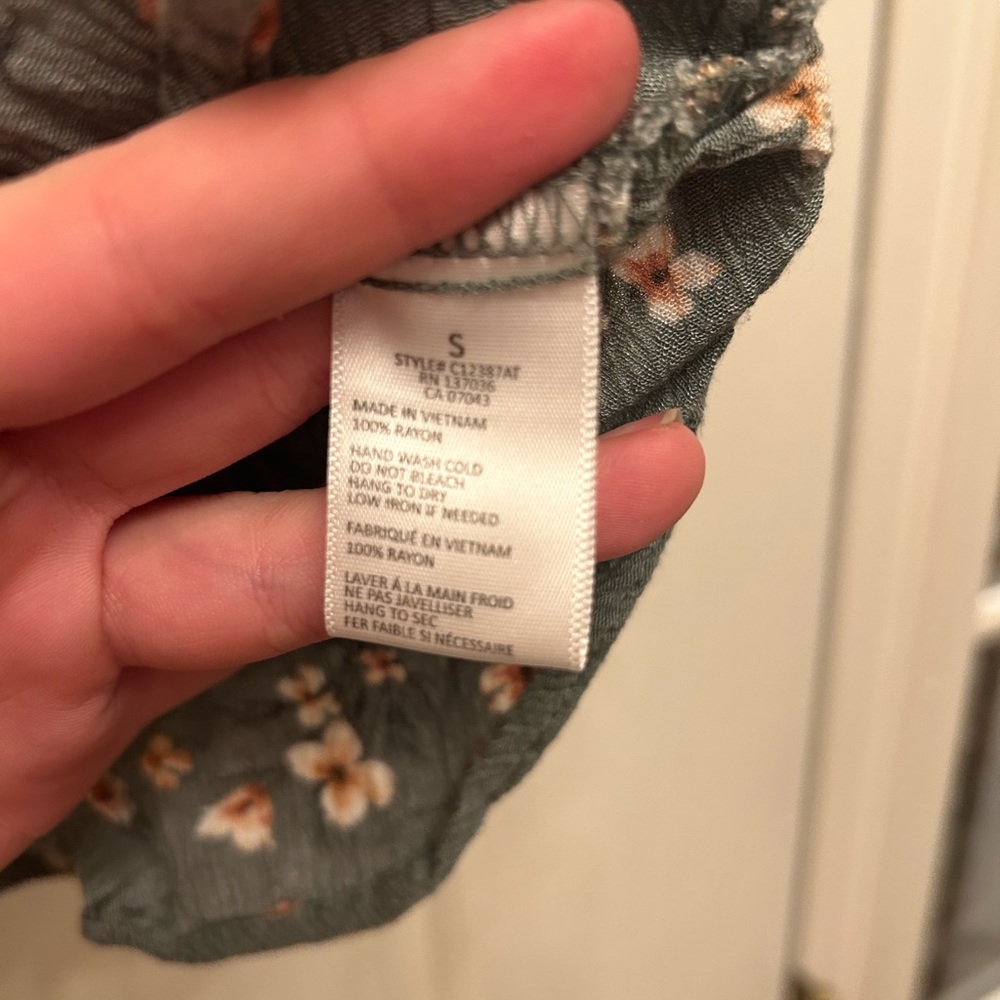Paper Crane Green Floral Top - Picture 4 of 5